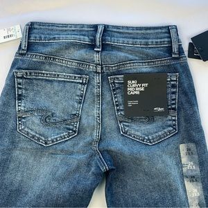 SILVER JEANS CO Suki Cury Fit Mid Rise Curvy WM Sz 26/23.5  MSRP$78 NEW